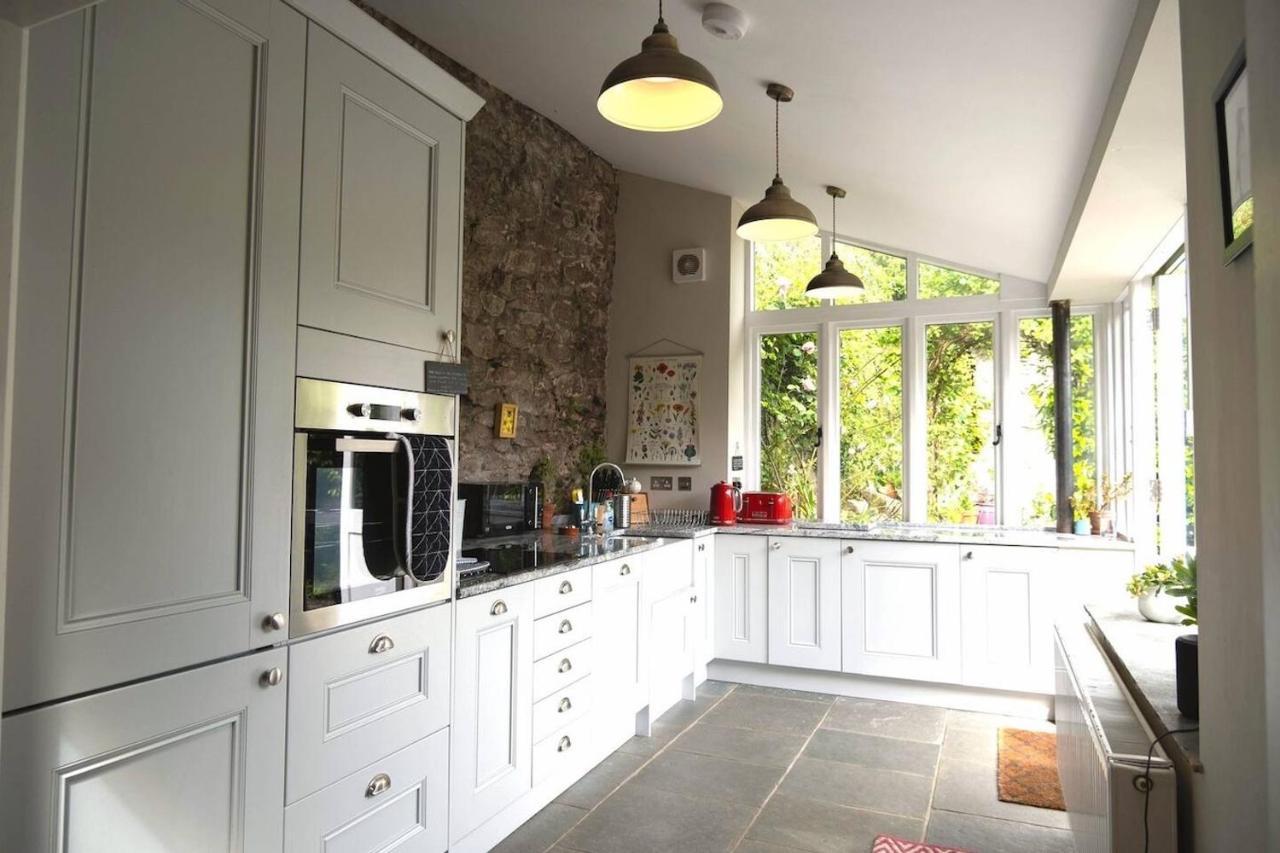 Lovely Property In The Heart Of Somerset, Sleeps 9 Shepton Mallet Buitenkant foto