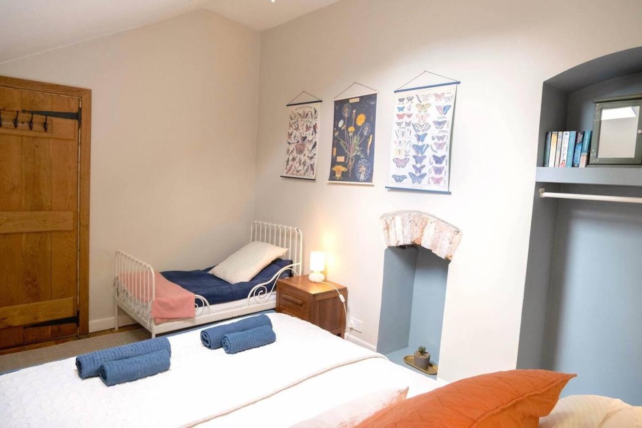Lovely Property In The Heart Of Somerset, Sleeps 9 Shepton Mallet Buitenkant foto