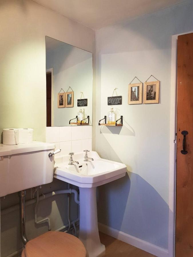 Lovely Property In The Heart Of Somerset, Sleeps 9 Shepton Mallet Buitenkant foto